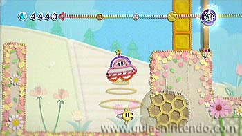 Kirby en el reino de los hilos
